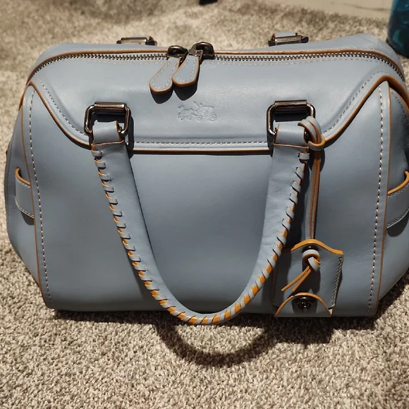 COPY - NEW COACH HANDBAG SEND OFFERS! - Picture 1 of 8